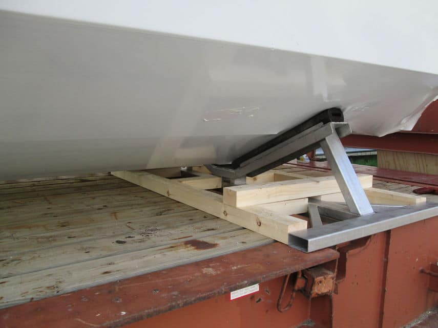 RIB in transportzadel op flatrack