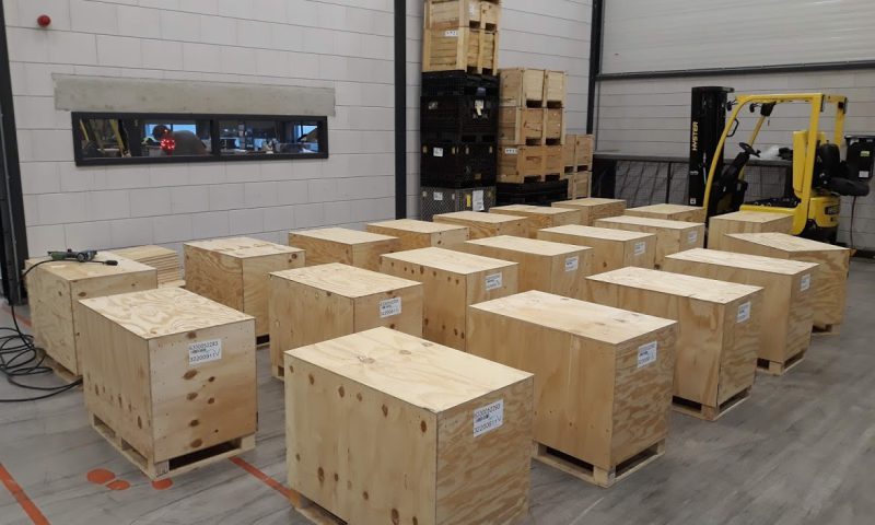 exportkisten op een rij